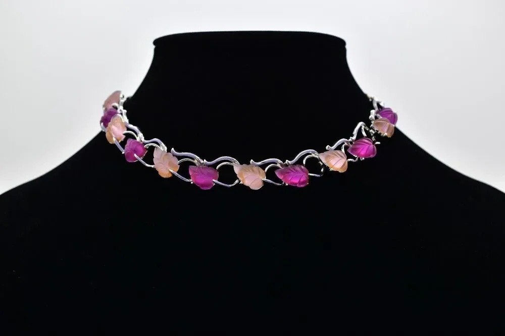 Star Vintage Choker Collar Necklace Purple Lucite Leaf Chunky Signed 1940s BinBJ